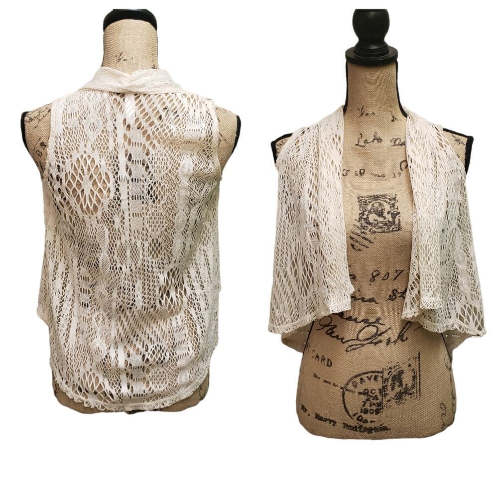 Xhilaration Lace Vest Ivory Color - Picture 12 of 13
